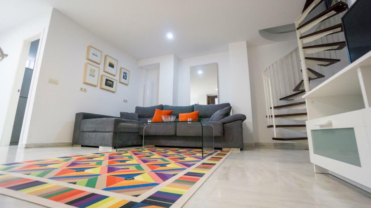 Rentalsevilla Espacioso Duplex En La Puerta Real Kültér fotó