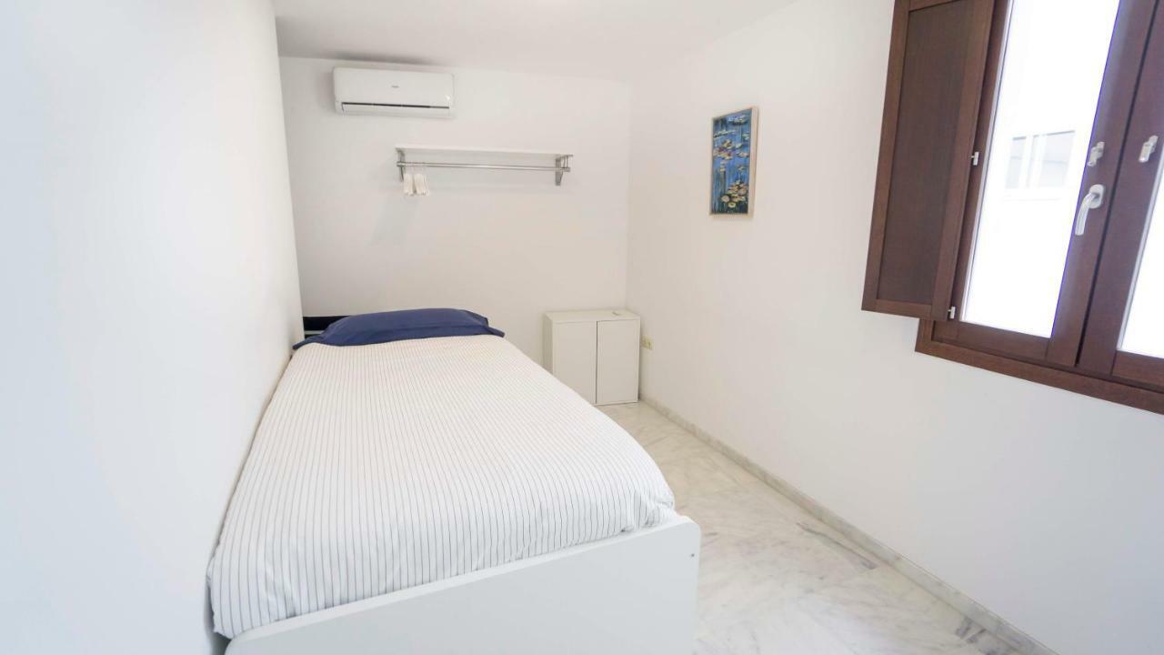 Rentalsevilla Espacioso Duplex En La Puerta Real Kültér fotó